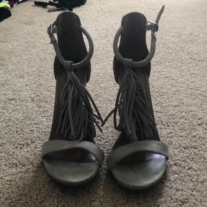 Mossimo taupe heels